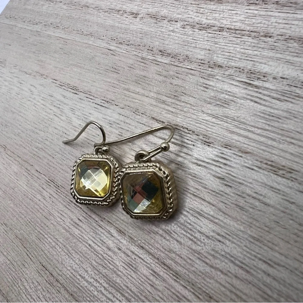 Citrine tone faceted jewel and gold tone dangle drop elegant fancy earrings